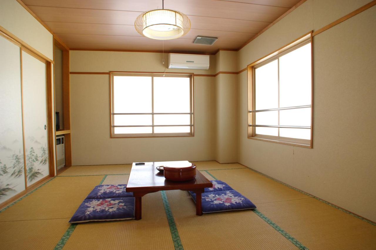 Hotel Elm Ishiuchi Minamiuonuma Esterno foto